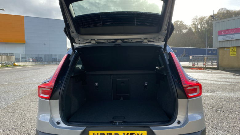 Volvo XC40 2.0 B3P Core 5dr Auto Petrol Estate